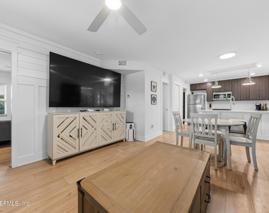 189 19th Avenue N - Photo Thumbnail 9