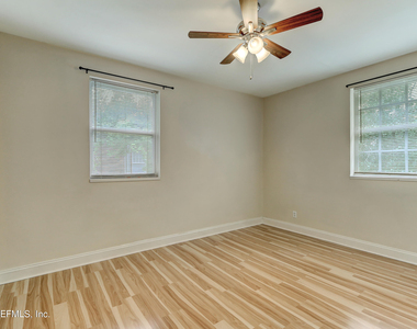2358 Herschel Street - Photo Thumbnail 12