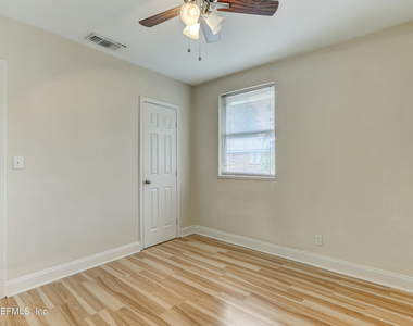 2358 Herschel Street - Photo Thumbnail 18