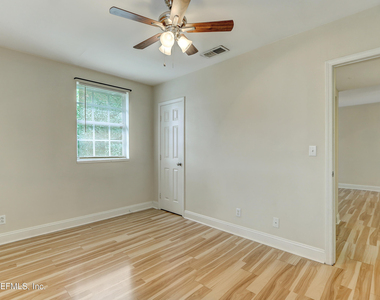 2358 Herschel Street - Photo Thumbnail 13