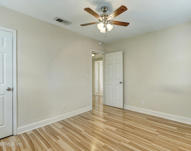 2358 Herschel Street - Photo Thumbnail 14