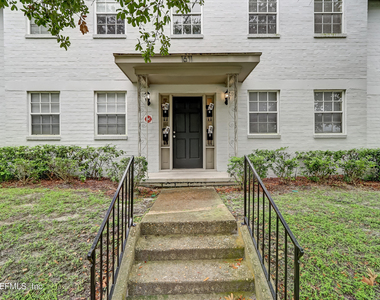 2358 Herschel Street - Photo Thumbnail 3