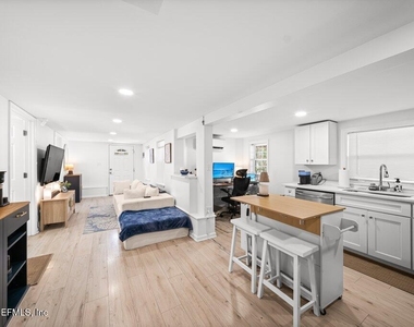 457 7th Avenue S - Photo Thumbnail 1