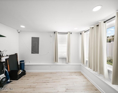 457 7th Avenue S - Photo Thumbnail 13