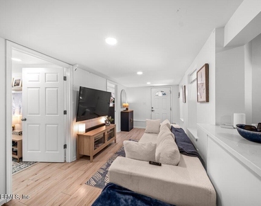 457 7th Avenue S - Photo Thumbnail 6