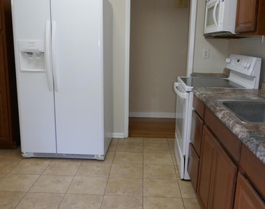 2404 Red Oak Drive - Photo Thumbnail 8