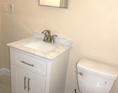 2404 Red Oak Drive - Photo Thumbnail 16
