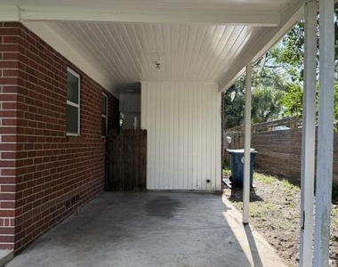 2404 Red Oak Drive - Photo Thumbnail 22