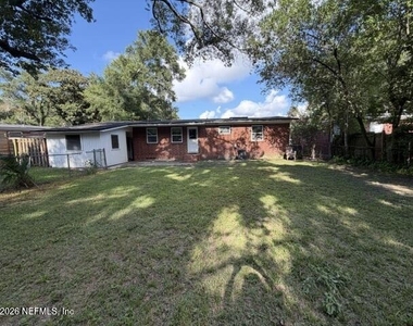 2404 Red Oak Drive - Photo Thumbnail 21
