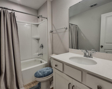13414 Holsinger Boulevard - Photo Thumbnail 16