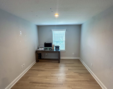 13414 Holsinger Boulevard - Photo Thumbnail 14