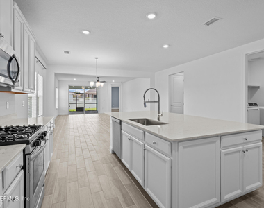 260 Oaklawn Court - Photo Thumbnail 7