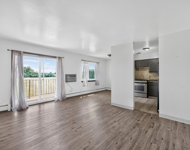 827 W College Boulevard - Photo Thumbnail 1