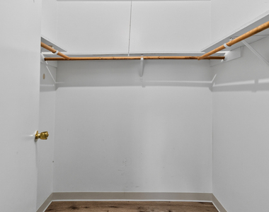 827 W College Boulevard - Photo Thumbnail 8