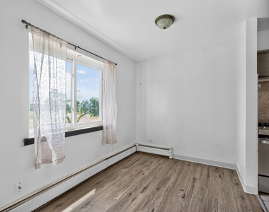 827 W College Boulevard - Photo Thumbnail 3