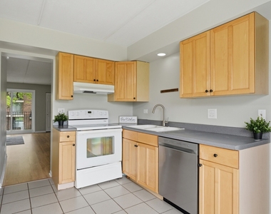 5513 Chateau Drive - Photo Thumbnail 5