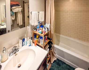 3170 N Sheridan Road - Photo Thumbnail 5