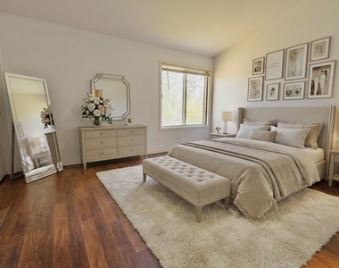 514 E Windgate Court - Photo Thumbnail 6