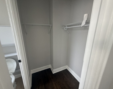 6912 N Ashland Boulevard - Photo Thumbnail 4
