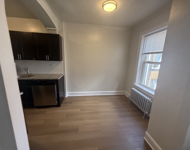 6748 N Ashland Avenue - Photo Thumbnail 4