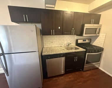 6748 N Ashland Avenue - Photo Thumbnail 1