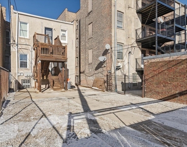 4211 W Gladys Avenue - Photo Thumbnail 10
