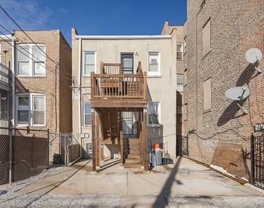 4211 W Gladys Avenue - Photo Thumbnail 2