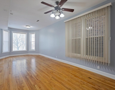4211 W Gladys Avenue - Photo Thumbnail 4