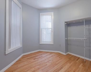 4211 W Gladys Avenue - Photo Thumbnail 6