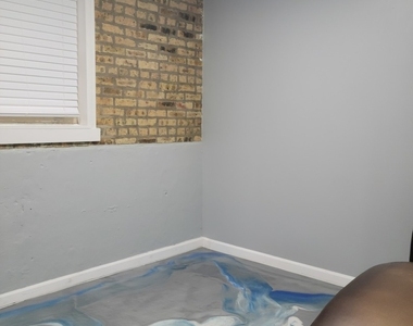 2419 N Kostner Avenue - Photo Thumbnail 7