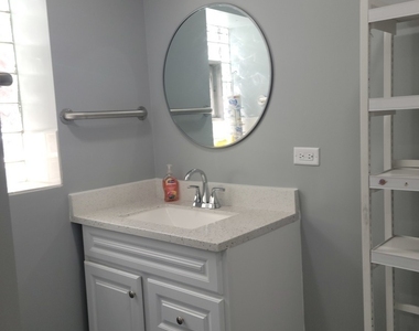 2419 N Kostner Avenue - Photo Thumbnail 8