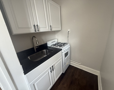 6912 N Ashland Boulevard - Photo Thumbnail 4