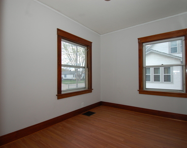 653 Jay Street - Photo Thumbnail 6