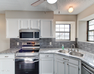 4641 Yerkes Street - Photo Thumbnail 7