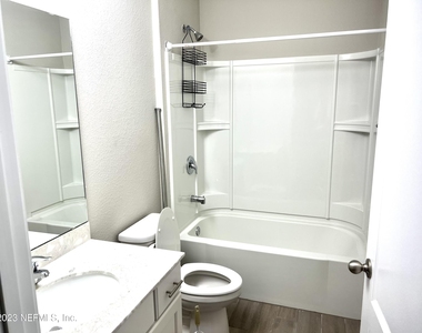 574 Northside Drive S - Photo Thumbnail 19