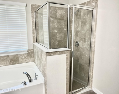 574 Northside Drive S - Photo Thumbnail 15