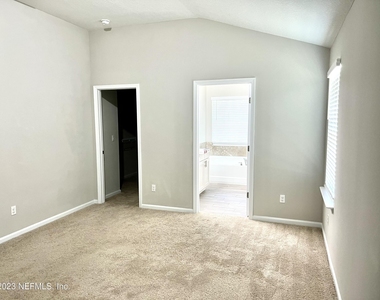 574 Northside Drive S - Photo Thumbnail 13