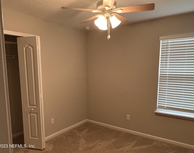 574 Northside Drive S - Photo Thumbnail 14