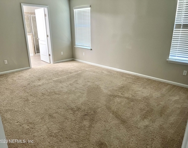 574 Northside Drive S - Photo Thumbnail 12