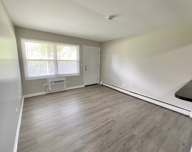 1940 Mark Avenue - Photo Thumbnail 4
