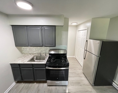1940 Mark Avenue - Photo Thumbnail 2
