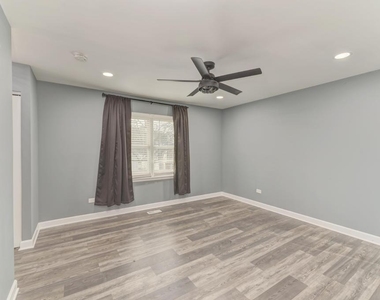 585 Cambridge Way - Photo Thumbnail 14