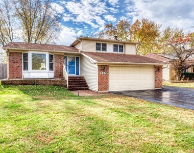 585 Cambridge Way - Photo Thumbnail 1