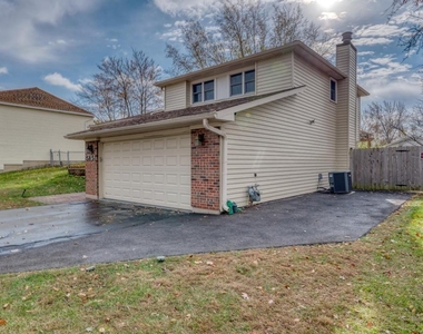 585 Cambridge Way - Photo Thumbnail 30