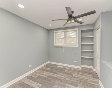 585 Cambridge Way - Photo Thumbnail 19