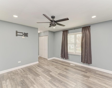 585 Cambridge Way - Photo Thumbnail 15