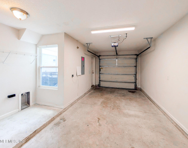 8441 Mcgirts Village Lane - Photo Thumbnail 11