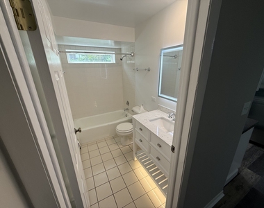 1121 Chalet Drive - Photo Thumbnail 4