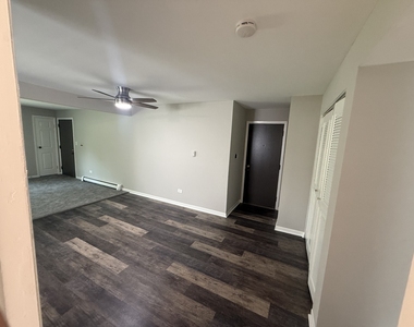 1121 Chalet Drive - Photo Thumbnail 3