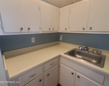 3114 Riverside Avenue - Photo Thumbnail 6